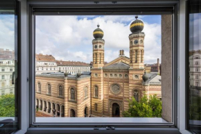 Breathless view Synagogue elegant apartment FREE PARKING RESERVATION NEEDED